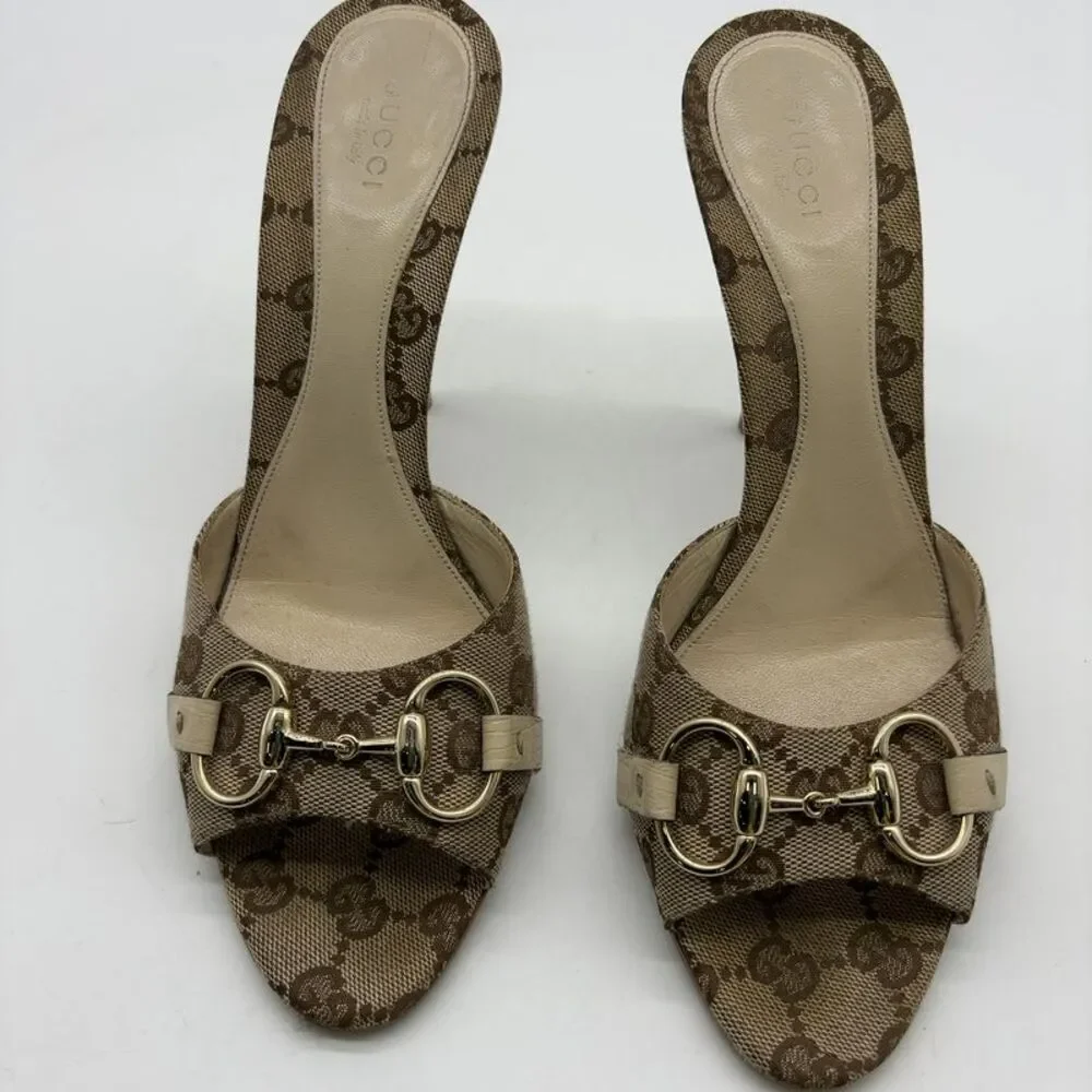 Gucci Peep Toe Pumps in Brown